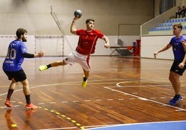 Julen Lizeaga, jugador del sénior de 1º Territorial.