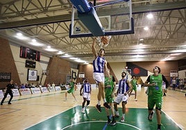 Ansorregi hace un mate en un partido ante el Zornotza de Copa España.