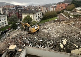 Imagen del ámbito Gainzuri-Convento ayer, una vez demolida la capilla, la casa cural y el chalet.