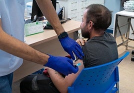 Osakidetza llama a vacunarse de la gripe en previsión de que el virus aumente en Navidad