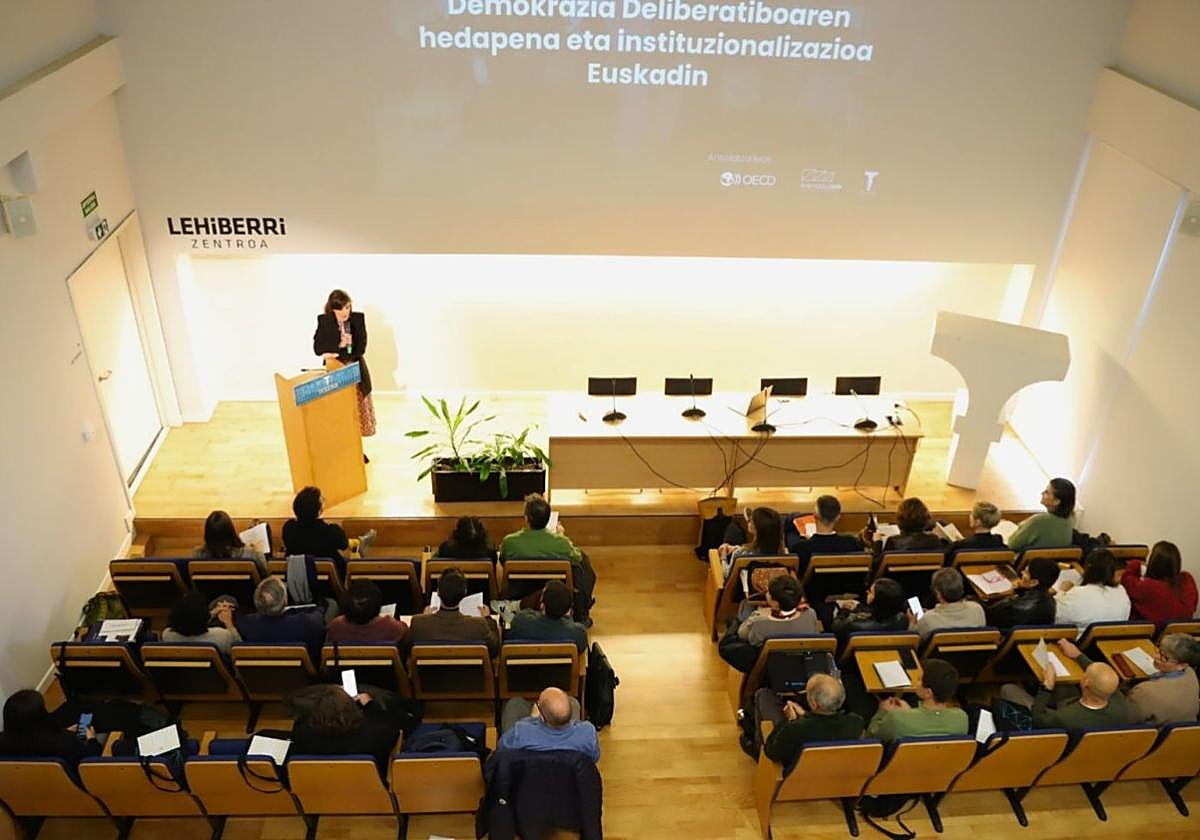 Un momento de la jornada sobre 'Democracia Deliberativa' celebrada en el centro Lehiberri.