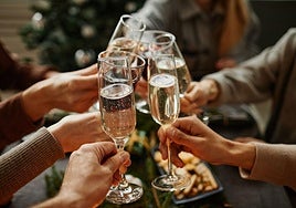 Las cinco prácticas en las cenas de empresa que perjudican al consumidor según la OCU