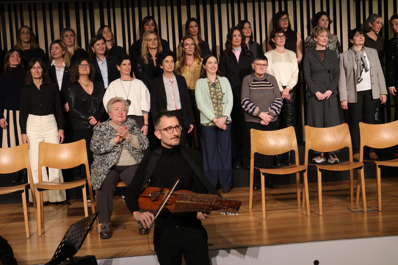Presentación del libro &#039;Mamia (Esencia)&#039;