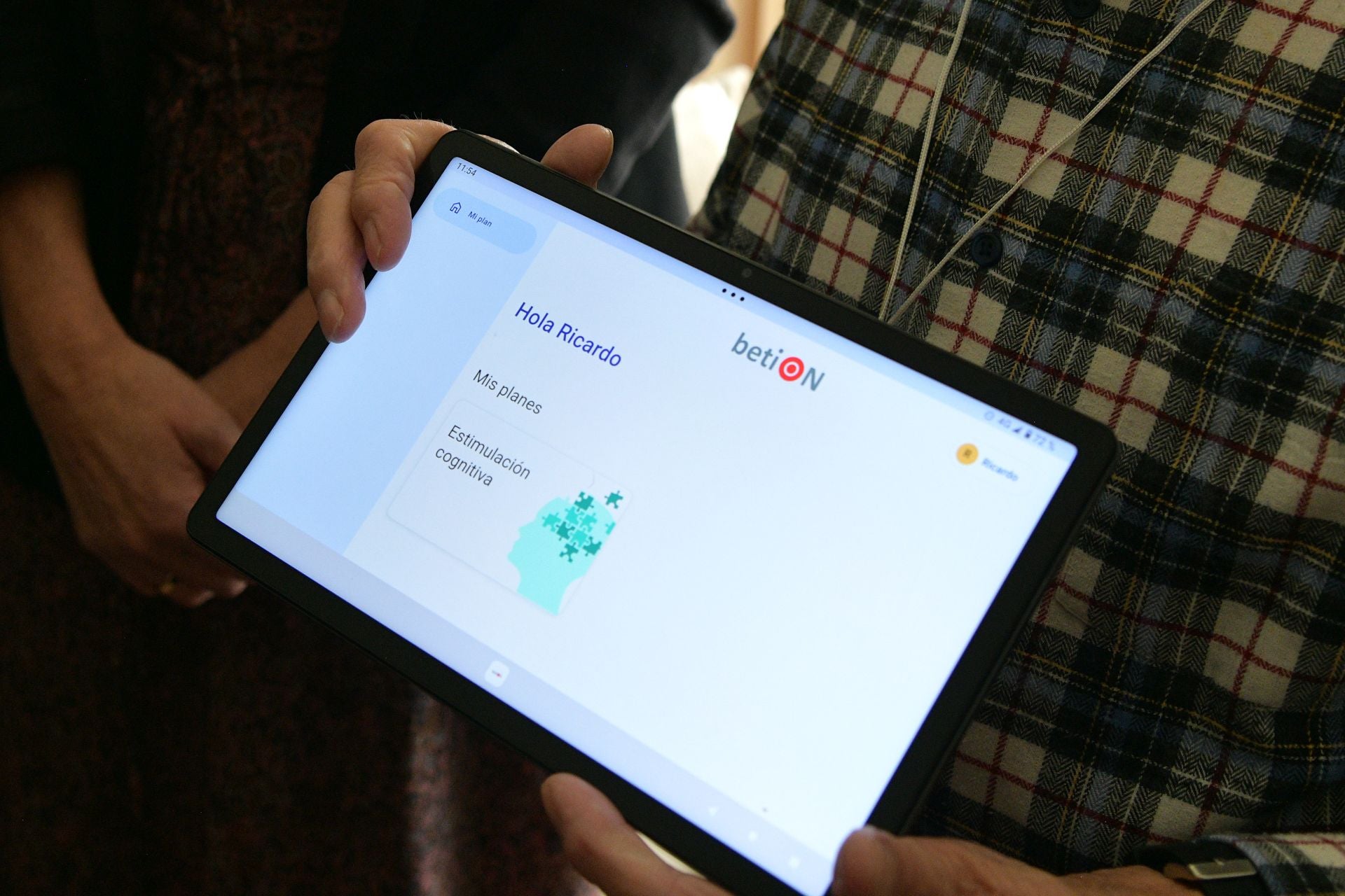 Imagen secundaria 1 - «Con todos estos aparatos me siento más seguro»