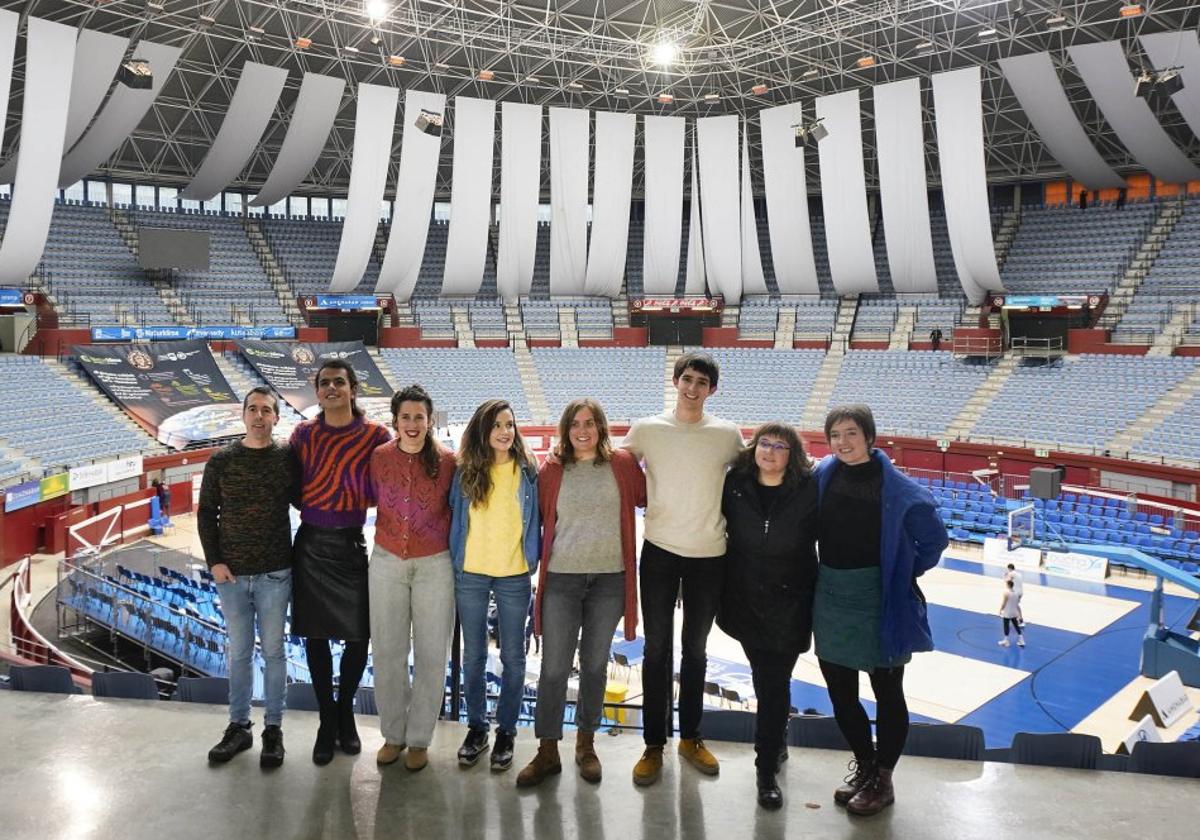 Los finalistas. Beñat Gaztelumendi, Aner Peritz 'Euzkitze', Ane Labaka, Alaia Martin, Eneritz Artetxe, Andoni Rekondo, Nerea Elustondo y Oihana Iguaran, esta semana en Illunbe.