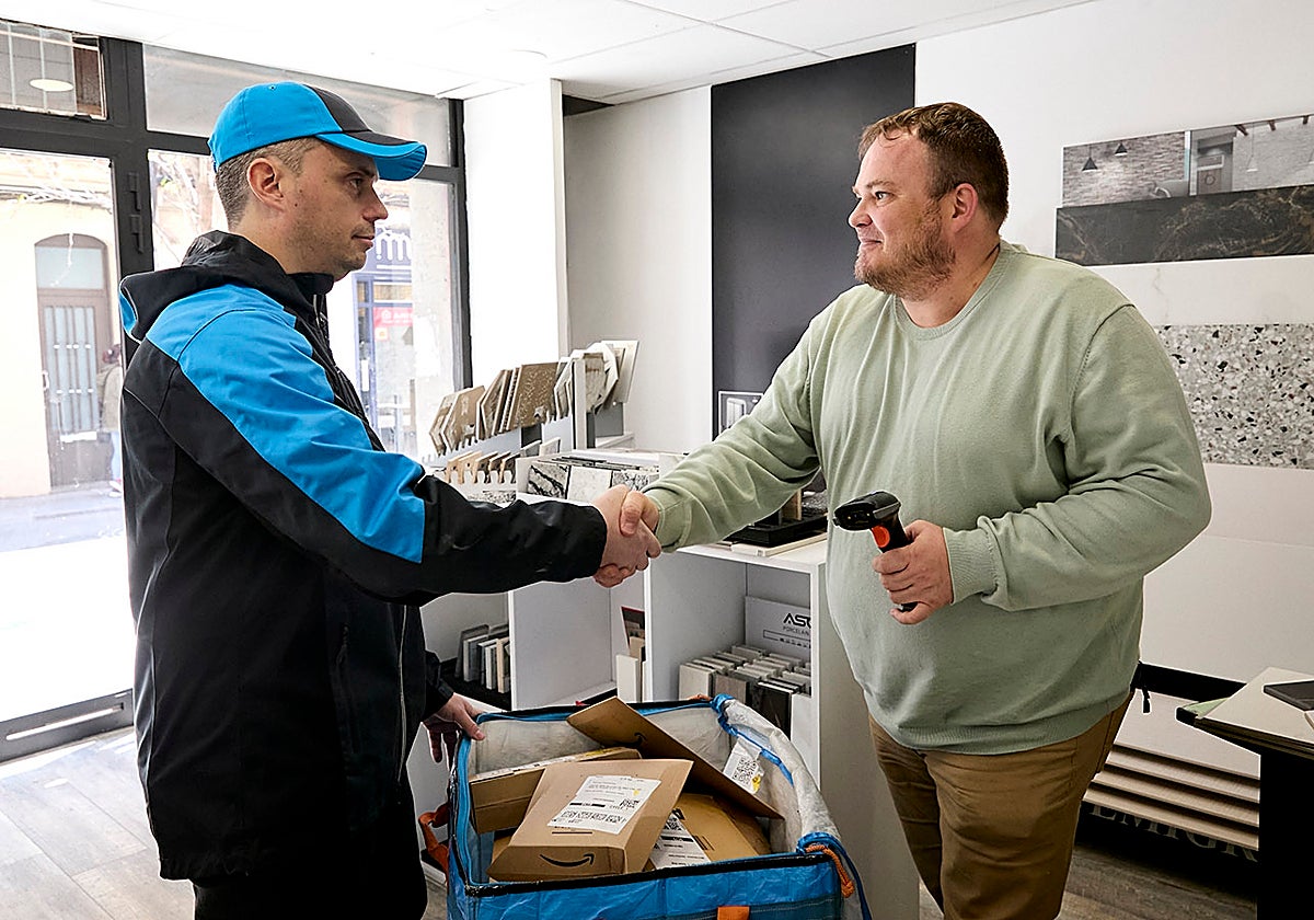 ¿Quieres ganar un dinero extra para tu comercio? Entra en el programa Amazon Hub Delivery