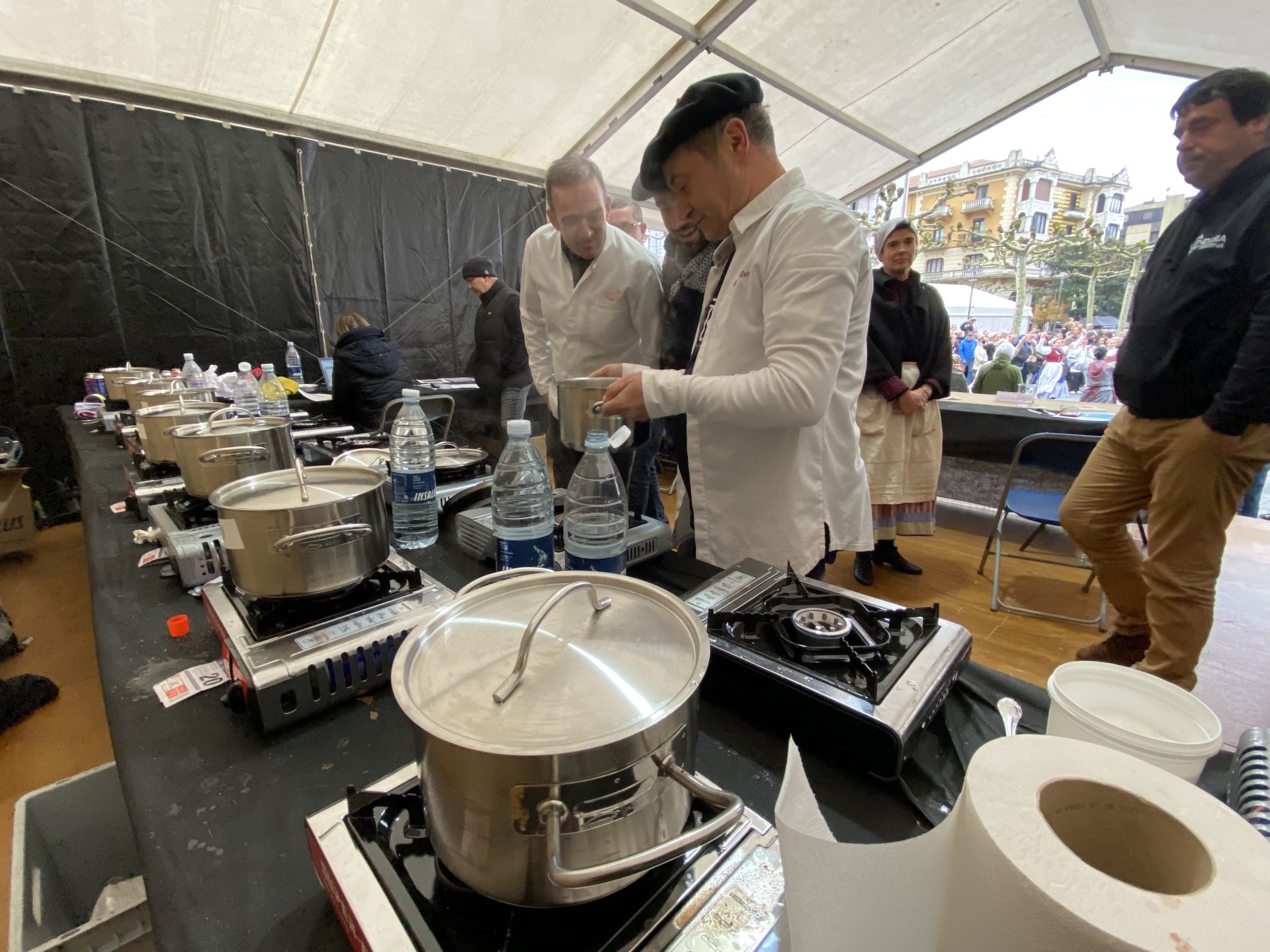 Tolosa saborea su Fiesta de la Alubia