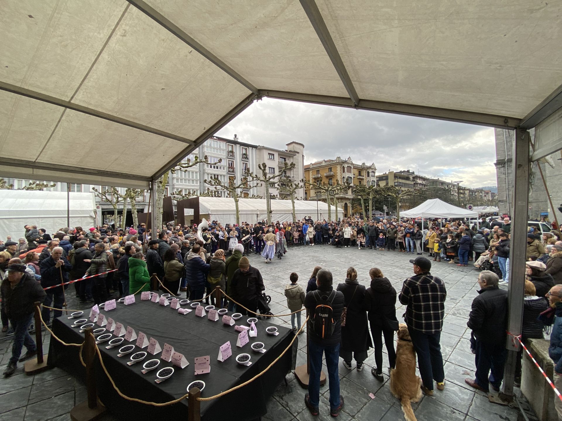 Tolosa saborea su Fiesta de la Alubia