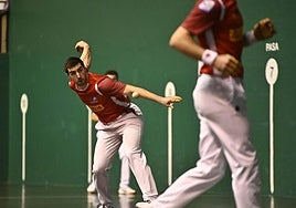 Aranguren, en un partido de este Campeonato de Parejas en Eibar.