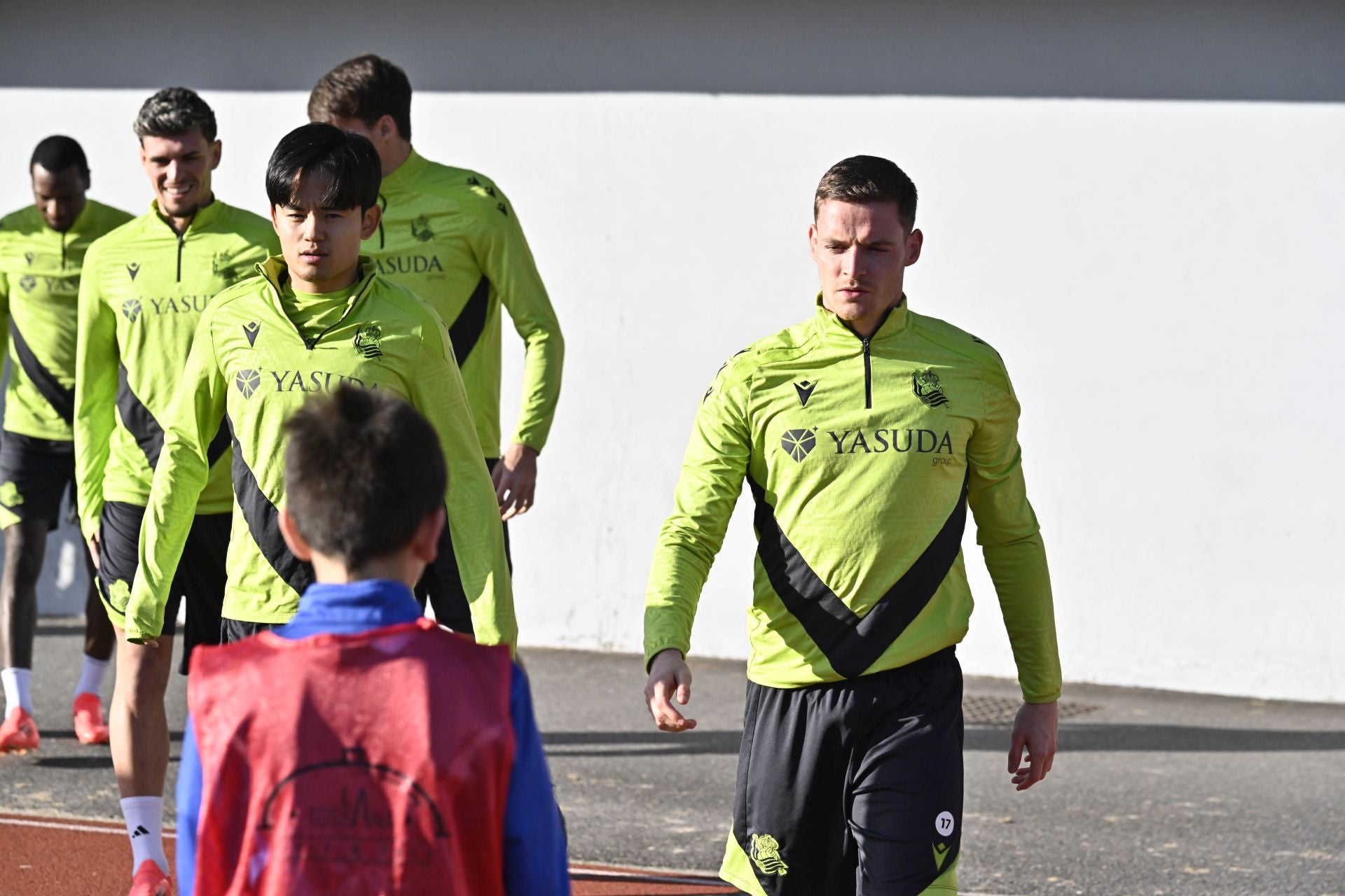 900 jóvenes arropan a la Real en Tolosa