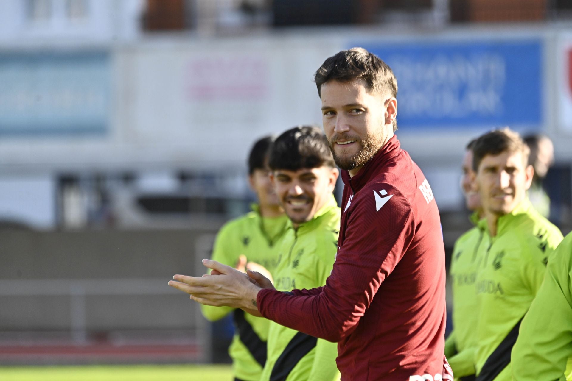 900 jóvenes arropan a la Real en Tolosa