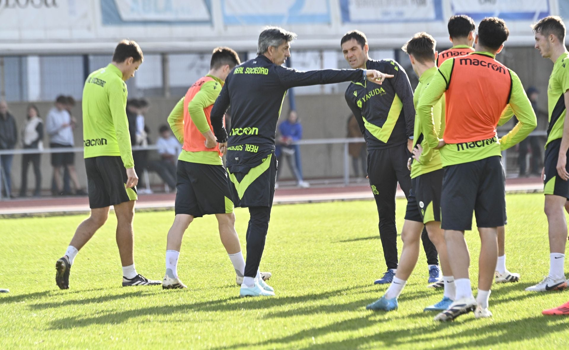 900 jóvenes arropan a la Real en Tolosa