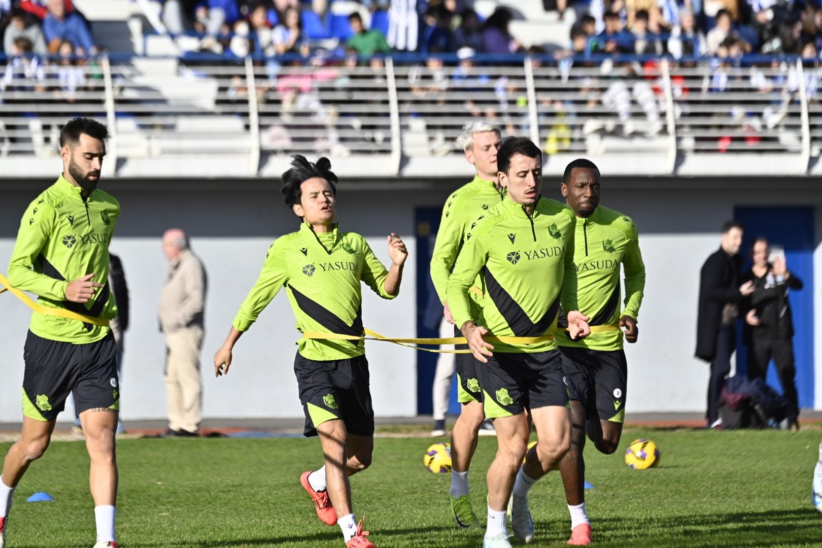 900 jóvenes arropan a la Real en Tolosa