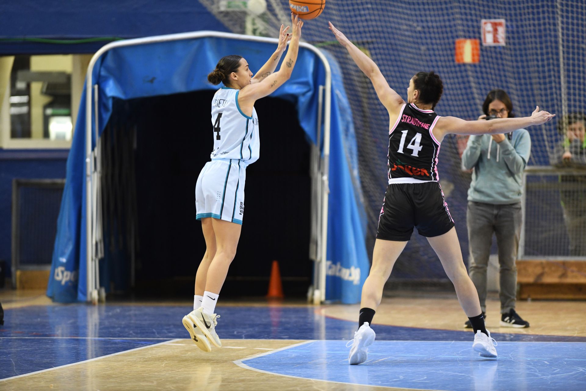 El hito del IDK Euskotren, en imágenes