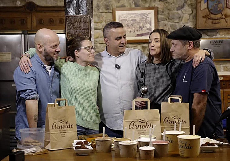 Arnoldo nos propone un brindis por sus 90 años en Donostia