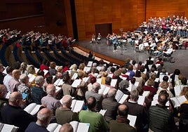 Más de 250 voces ensayaron el 'Mesías participativo'.
