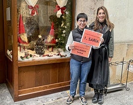 Ane, de Txokolaixia, feliz por el doblete de premios conseguido.