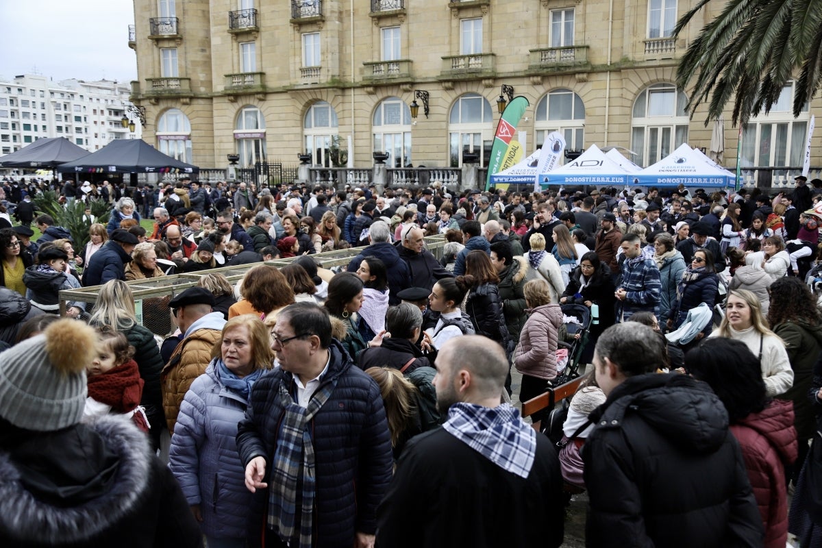 Donostia disfruta de su feria de Santo Tomás