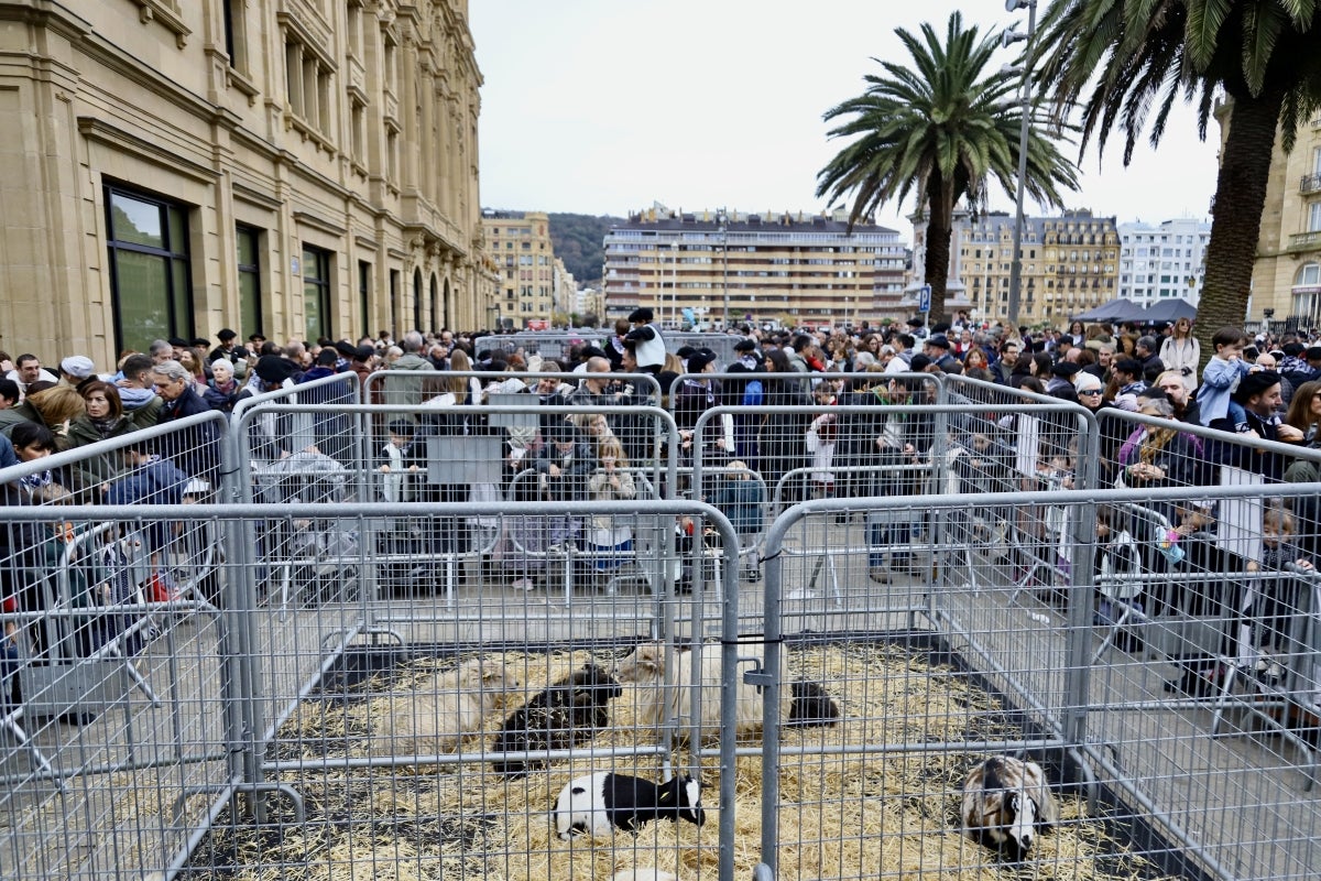 Donostia disfruta de su feria de Santo Tomás