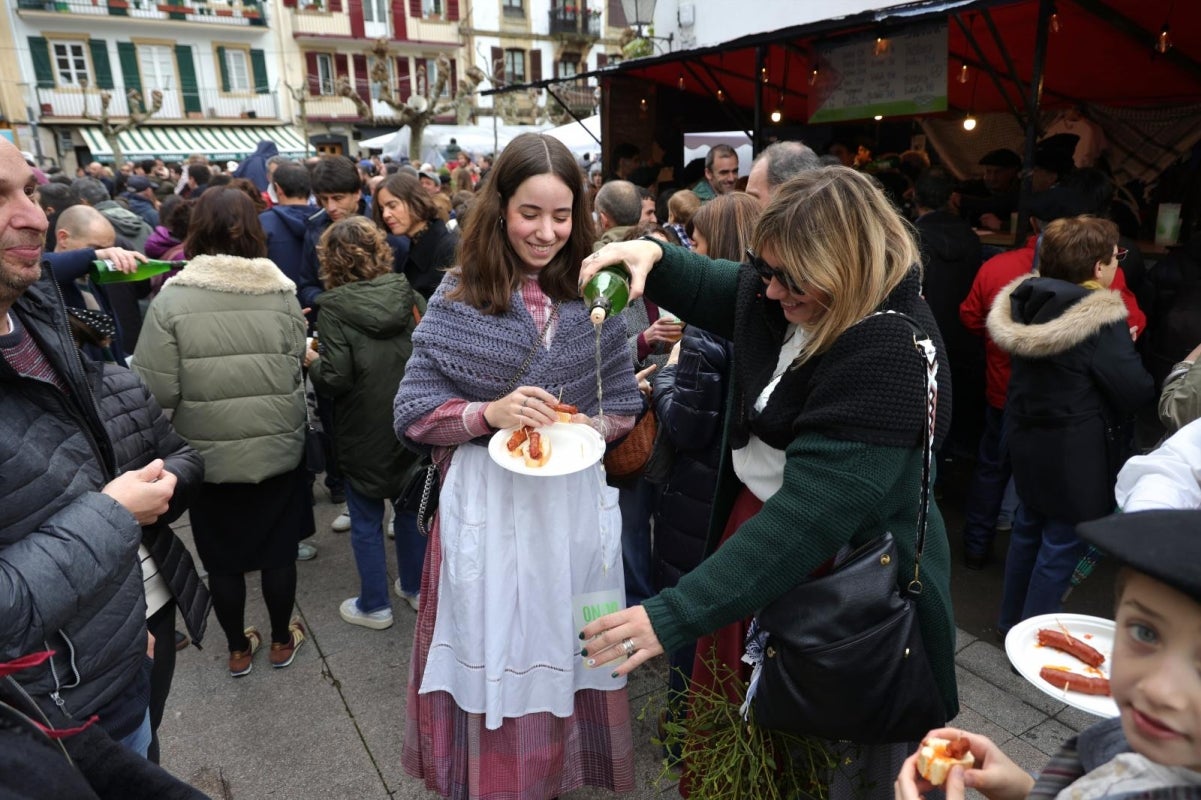 Hondarribia disfruta de su feria de Santo Tomás