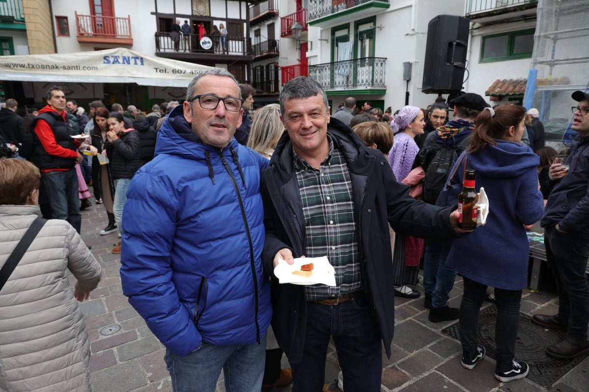 Hondarribia disfruta de su feria de Santo Tomás
