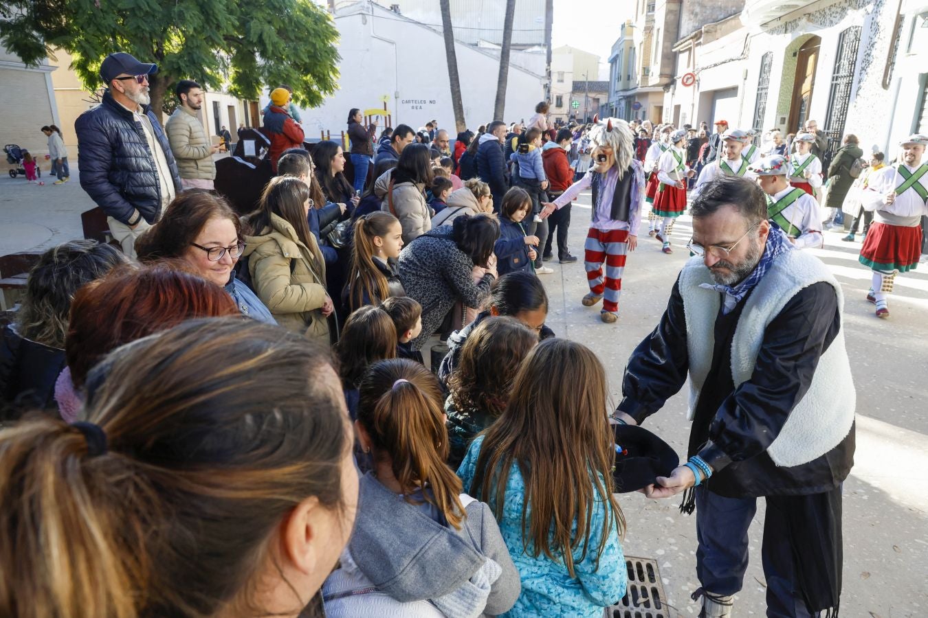 Olentzero reparte ilusión en Massanasa