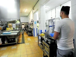 Cocina de la cárcel donostiarra de Martutene.