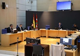 Sala de la Audiencia de Gipuzkoa durante una sesión del juicio por la muerte de Santi Coca.
