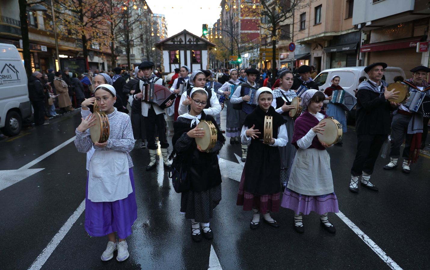 Olentzero visita a los niños de Irun
