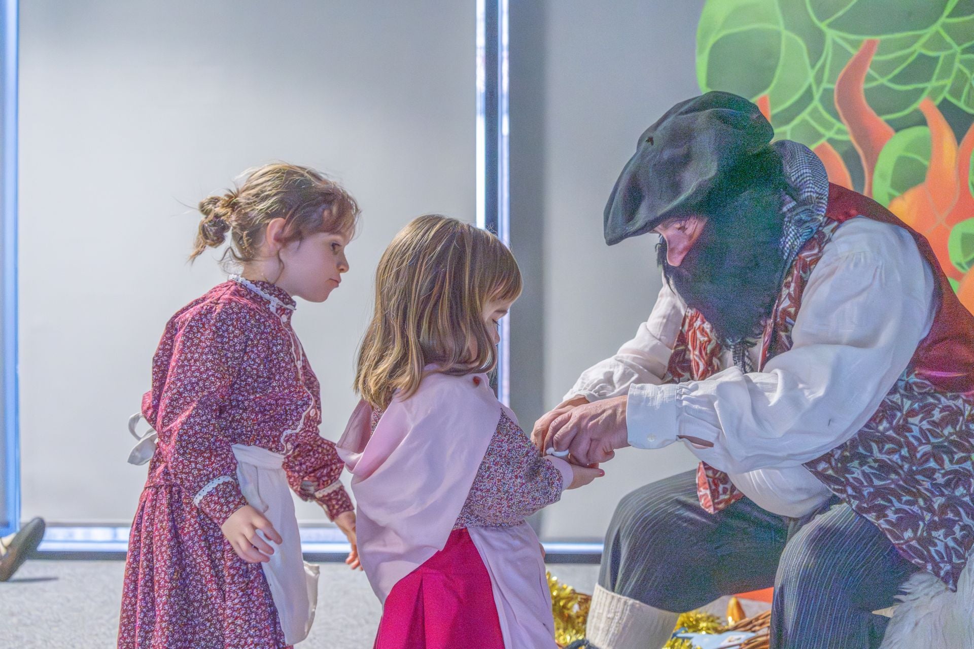 La lluvia no impide que los niños disfruten de Olentzero y Mari Domingi en Lasarte-Oria