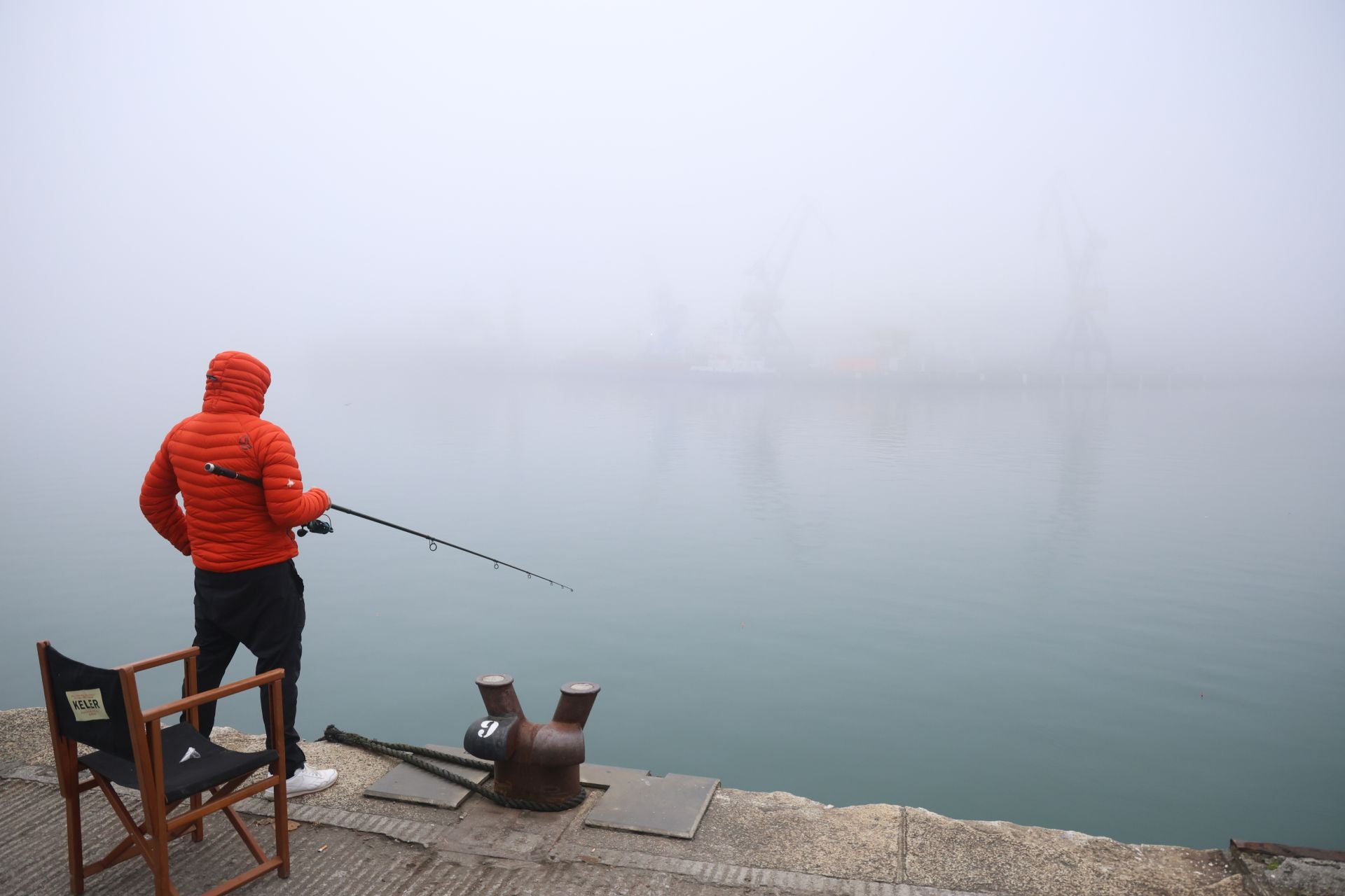 Gipuzkoa amanece bajo una densa niebla
