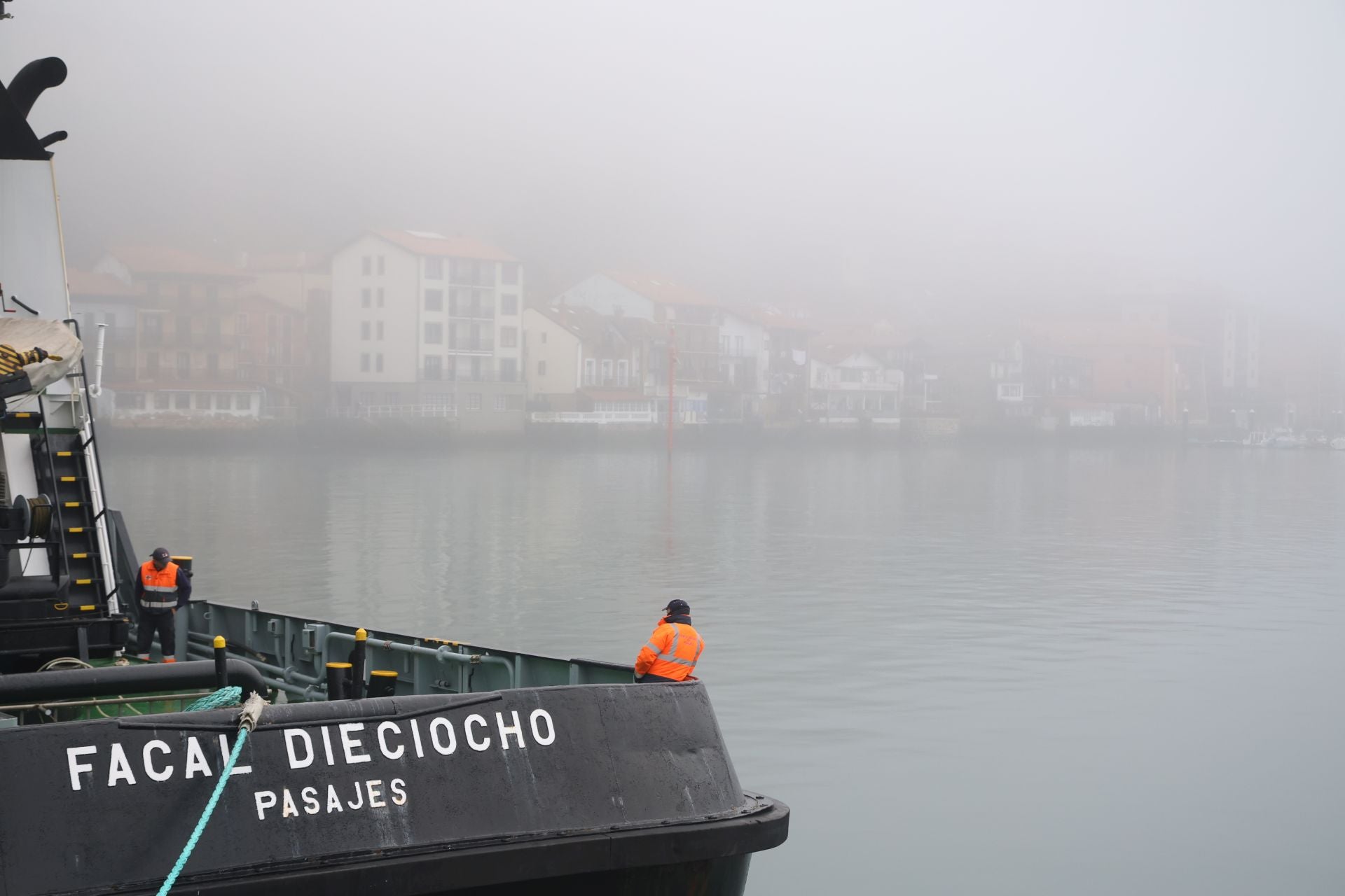 Gipuzkoa amanece bajo una densa niebla