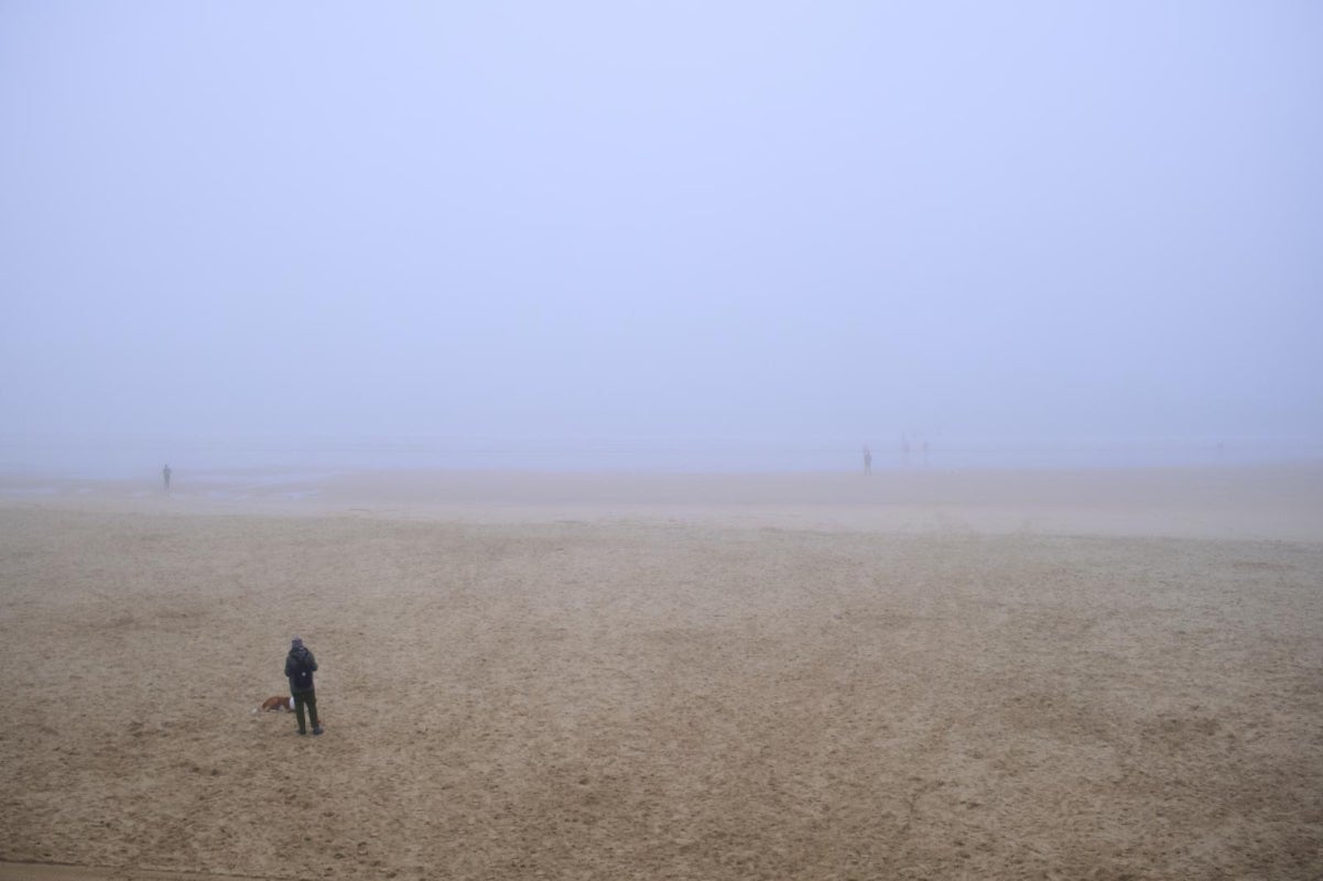 Gipuzkoa amanece bajo una densa niebla