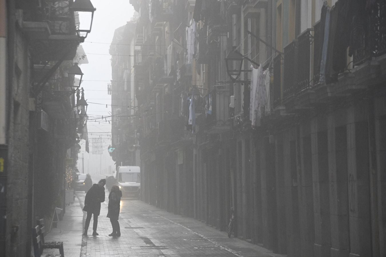 Gipuzkoa amanece bajo una densa niebla
