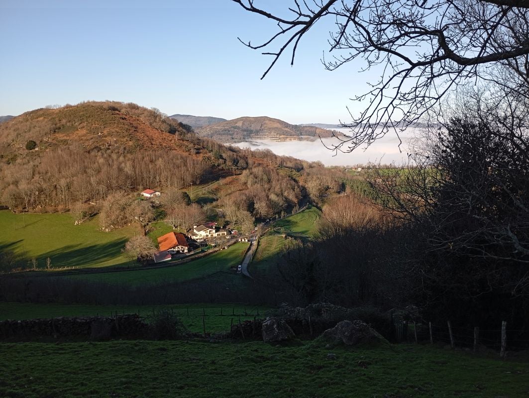 La niebla que tiñe Adarra