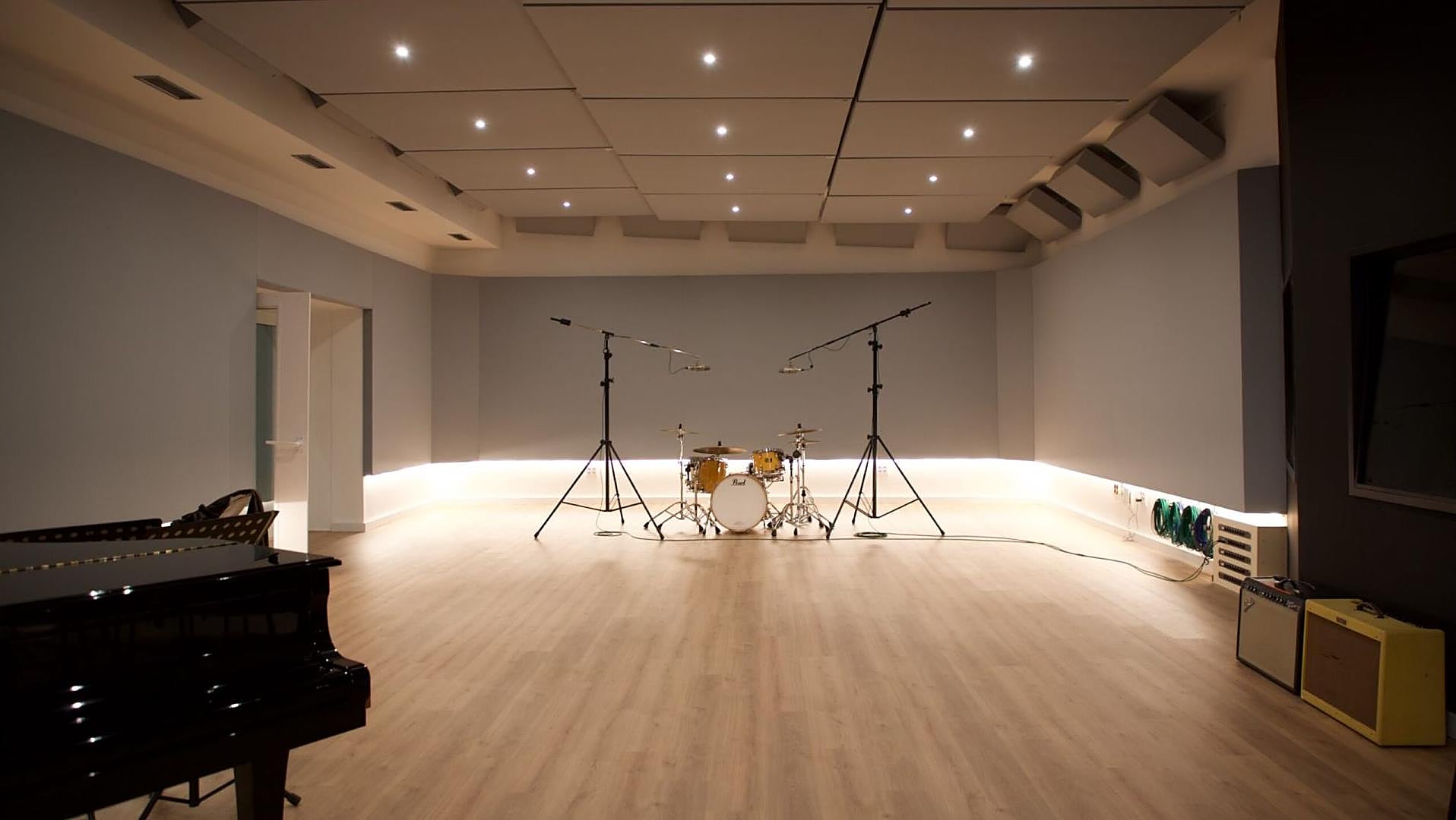 Paradisu Cinema Music Sc​​holarship プロジェクトの応募締め切りは終了しました