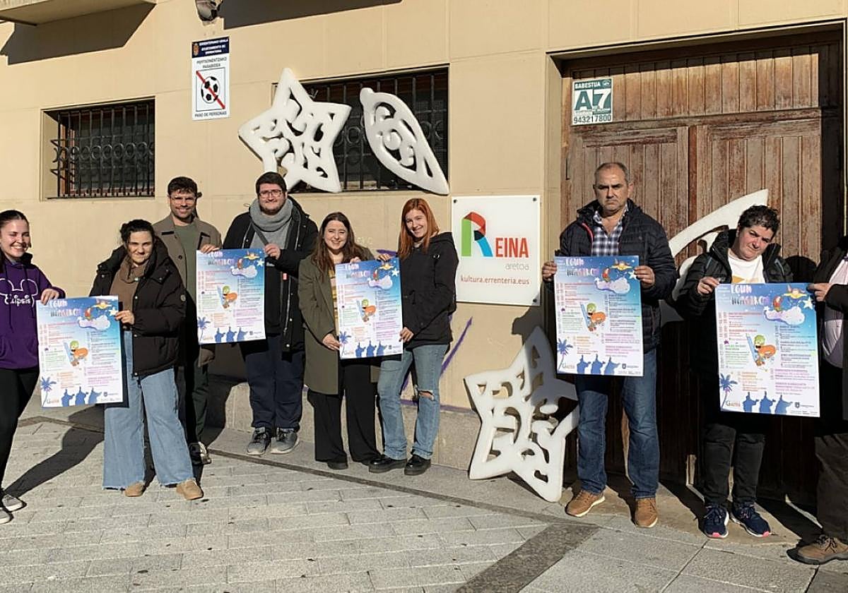 Miembros de la comisión Víspera de Reyes Egun Magikoa, formada por vecinos, agentes locales y Ayuntamiento.