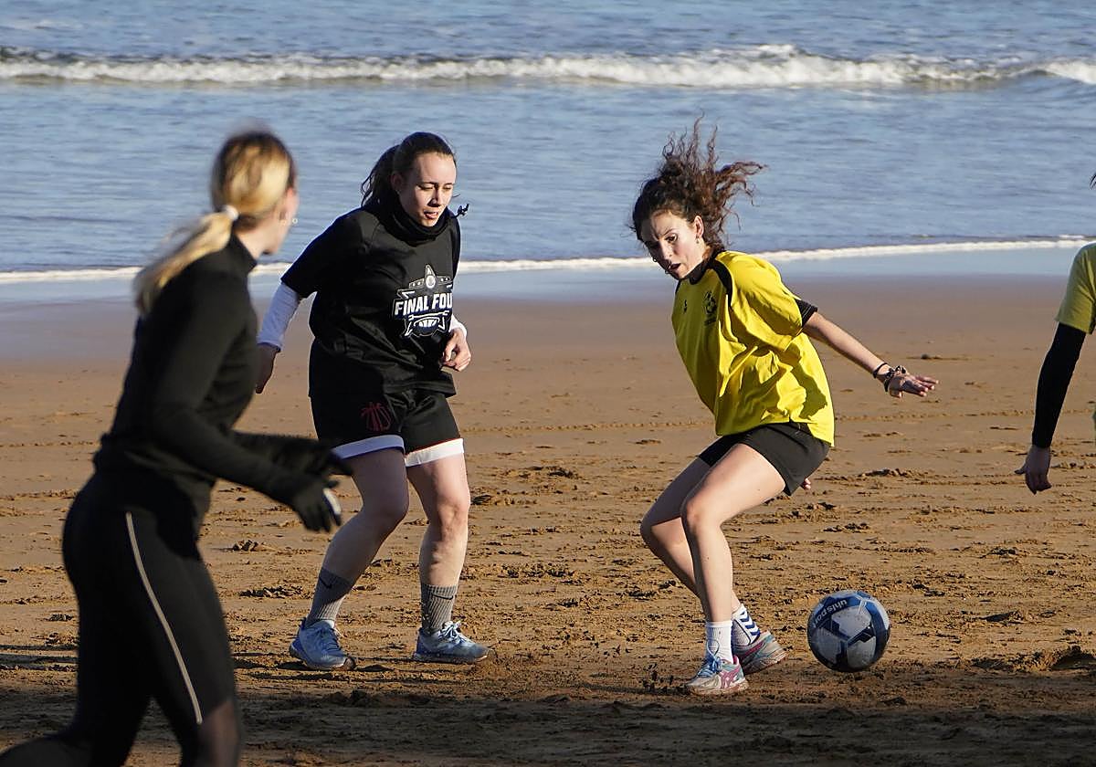 Así se ha vivido el Torneo de Fútbol Playa Femenino de Zarautz