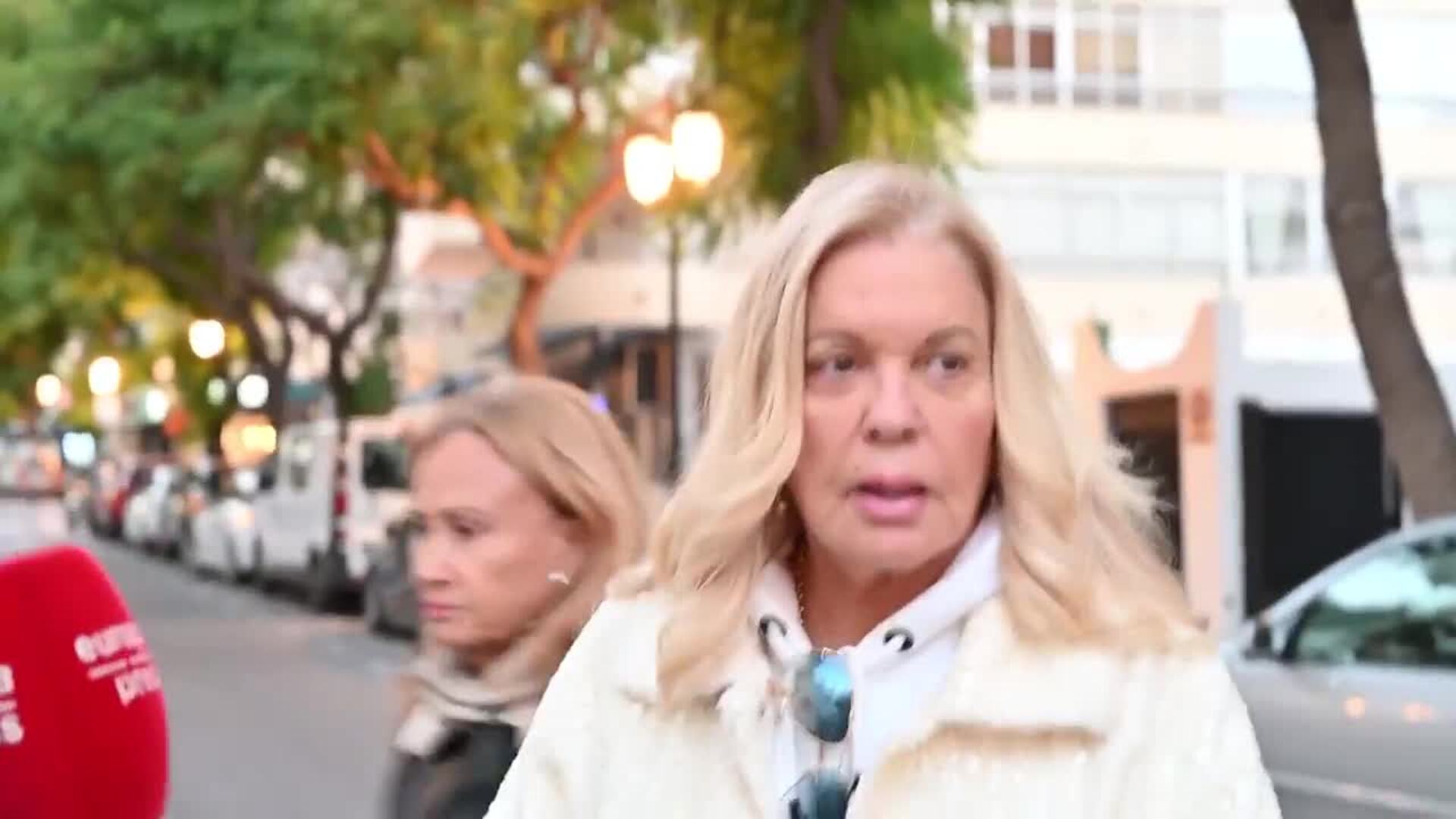 Sofía Cristo, perpleja ante la posible confesión pública del Rey Juan Carlos