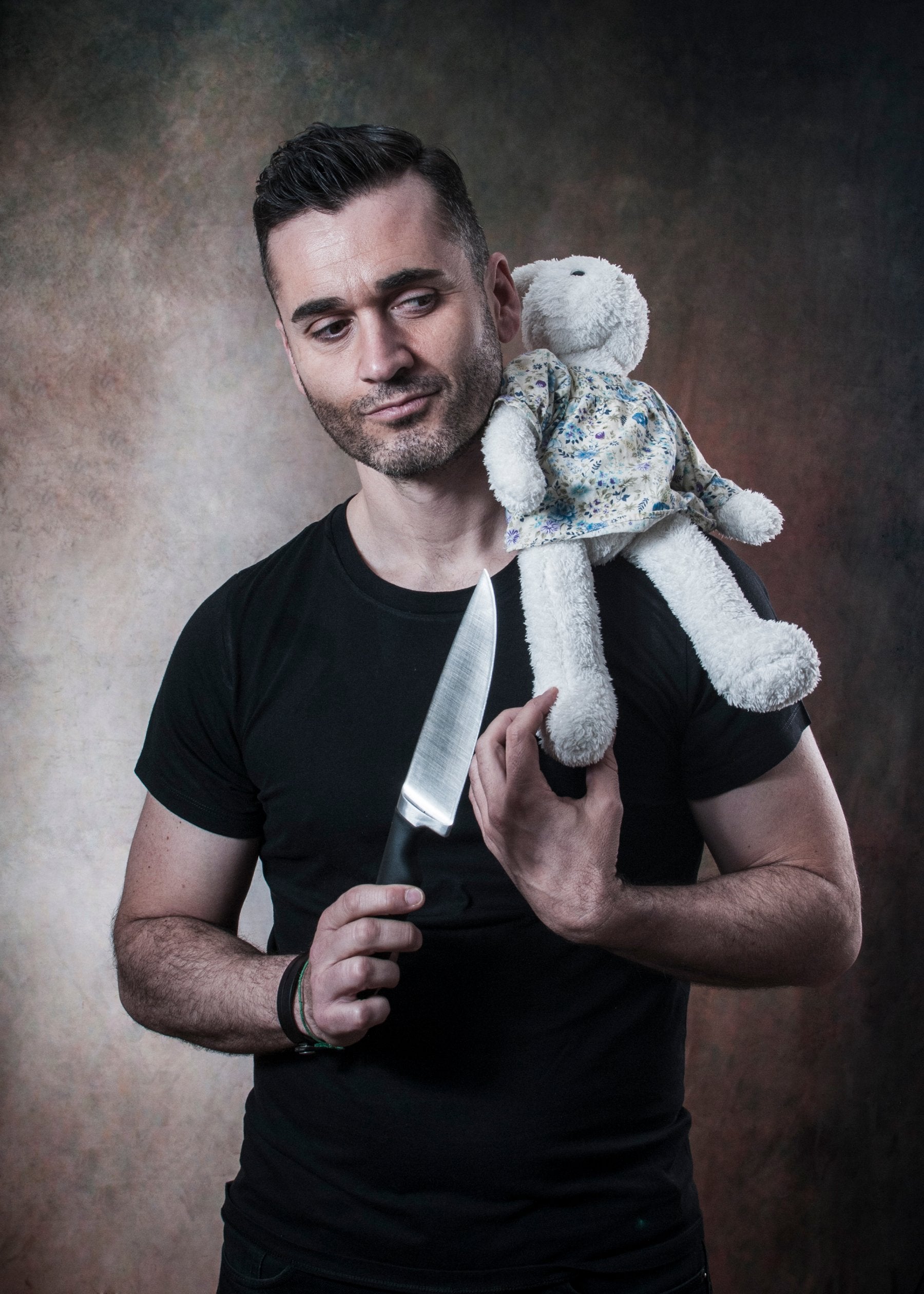 Karim lleva el domingo al Victoria Eugenia su espectáculo de magia 'Solo para adultos'.