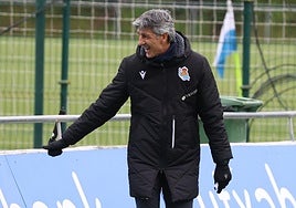 Imanol sonríe durante el entrenamiento del viernes en Zubieta