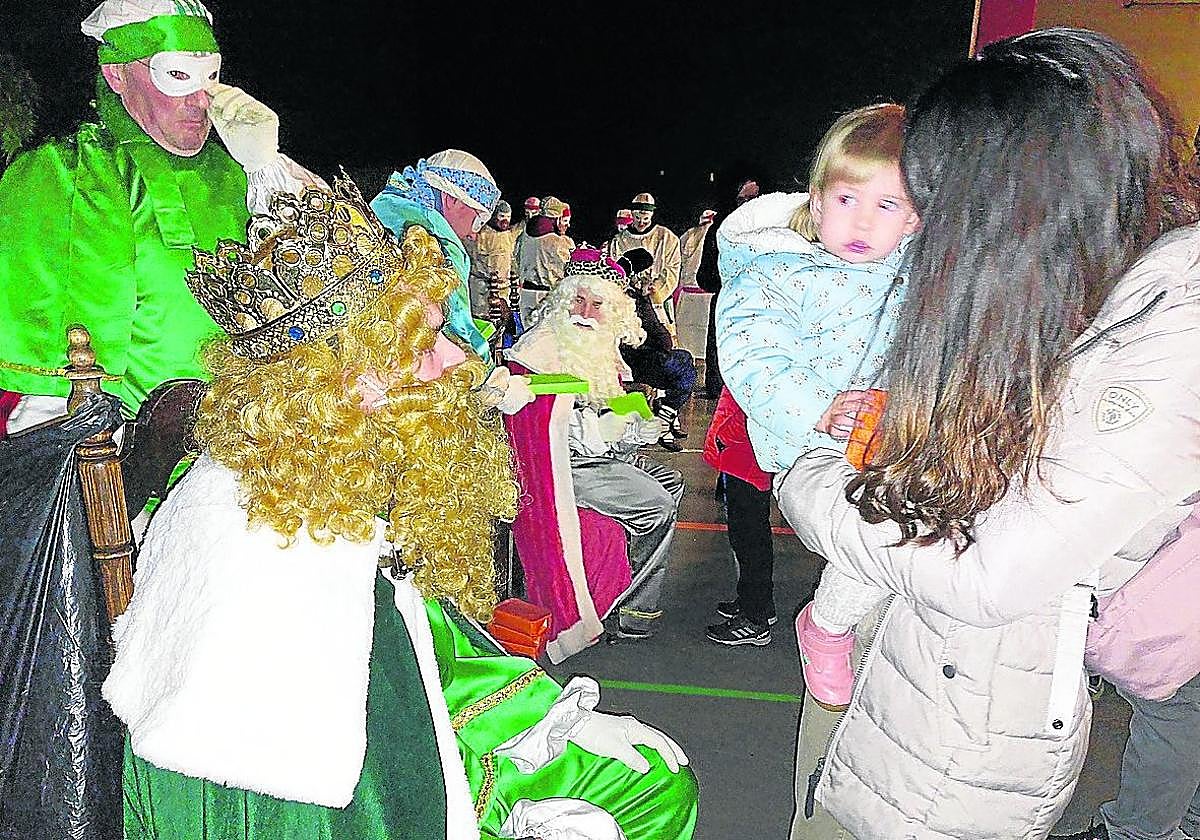 Errege Magoekin hitz egiteko aukera edukiko dute haurrek.