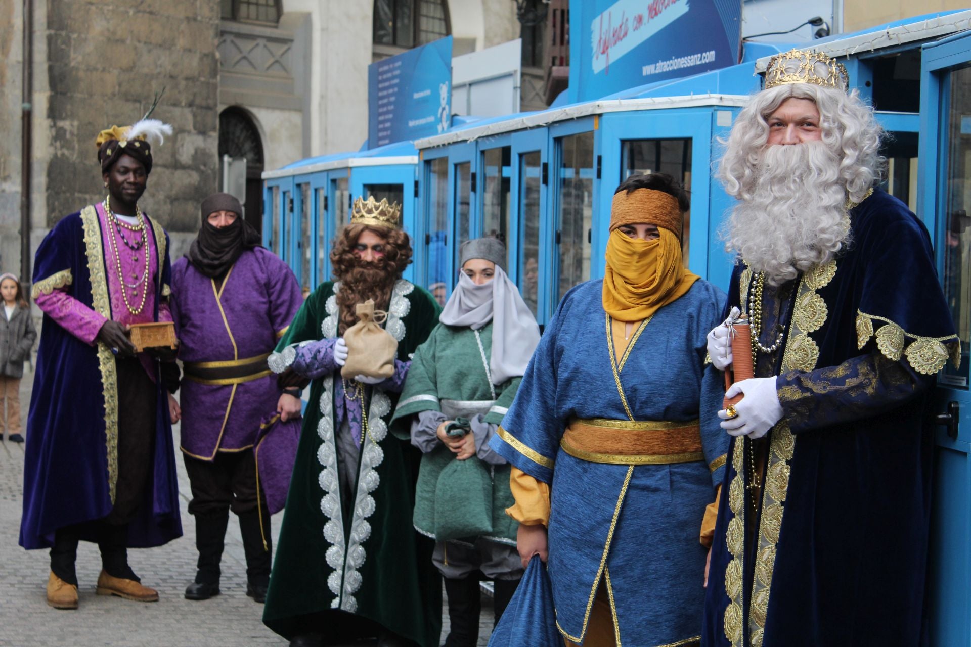 Los Reyes Magos llegan a Azpeitia en tren txu-txu