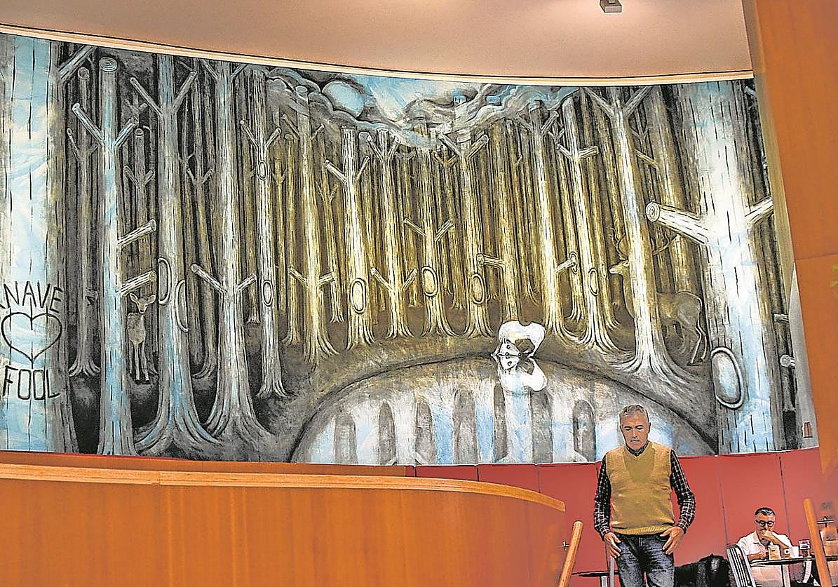 El cuadro de Juan Pérez Agirregoikoa se exhibe desde hace diez años en la cafetería del Guggenheim.