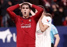 Javi Martínez, durante un partido como jugador de Osasuna.