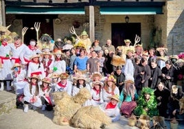 Participantes en el Koko-batzea, que busca ejercer de 'pregonero' de las fiestas de Carnaval.