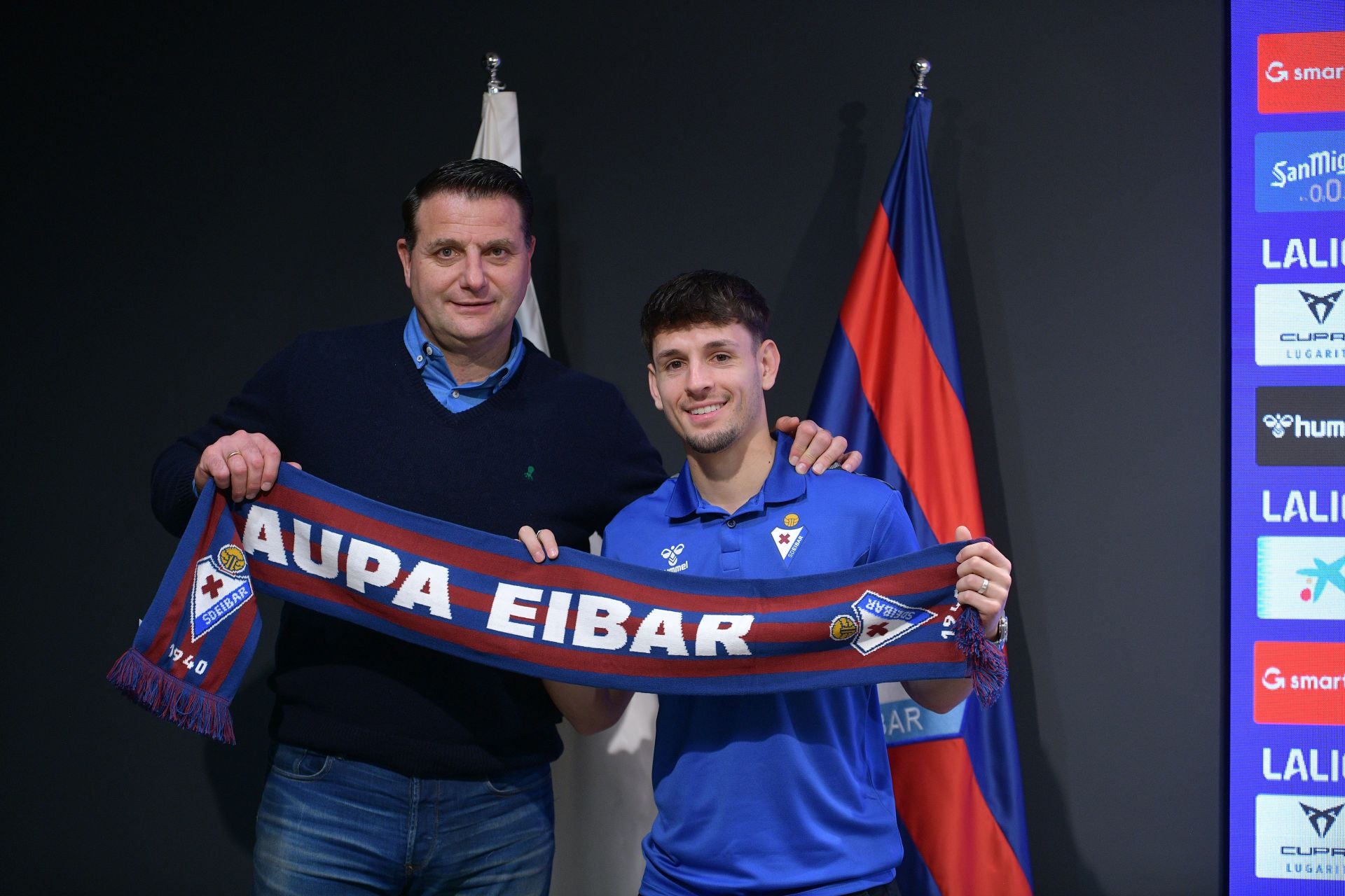 El Eibar presenta a Javi Martínez e Iván Gil