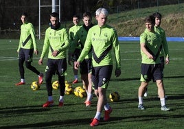 Óskarsson junto a sus compañeros en el entrenamiento del domingo.