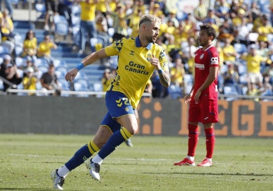 El que vistiera el 11 txuri-urdin llevaba una sequía de dos años y medio en Liga, aunque marcó tres goles durante su cesión en Turquía.