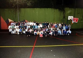 Alumnos de Biteri Zuhaizti Eskola que desfilarán en la Tamborrada infantil 2025.